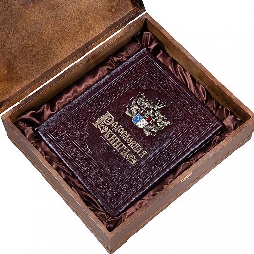Родословная книга "Дворянский Герб" в деревянной шкатулке с гравировкой персональной 